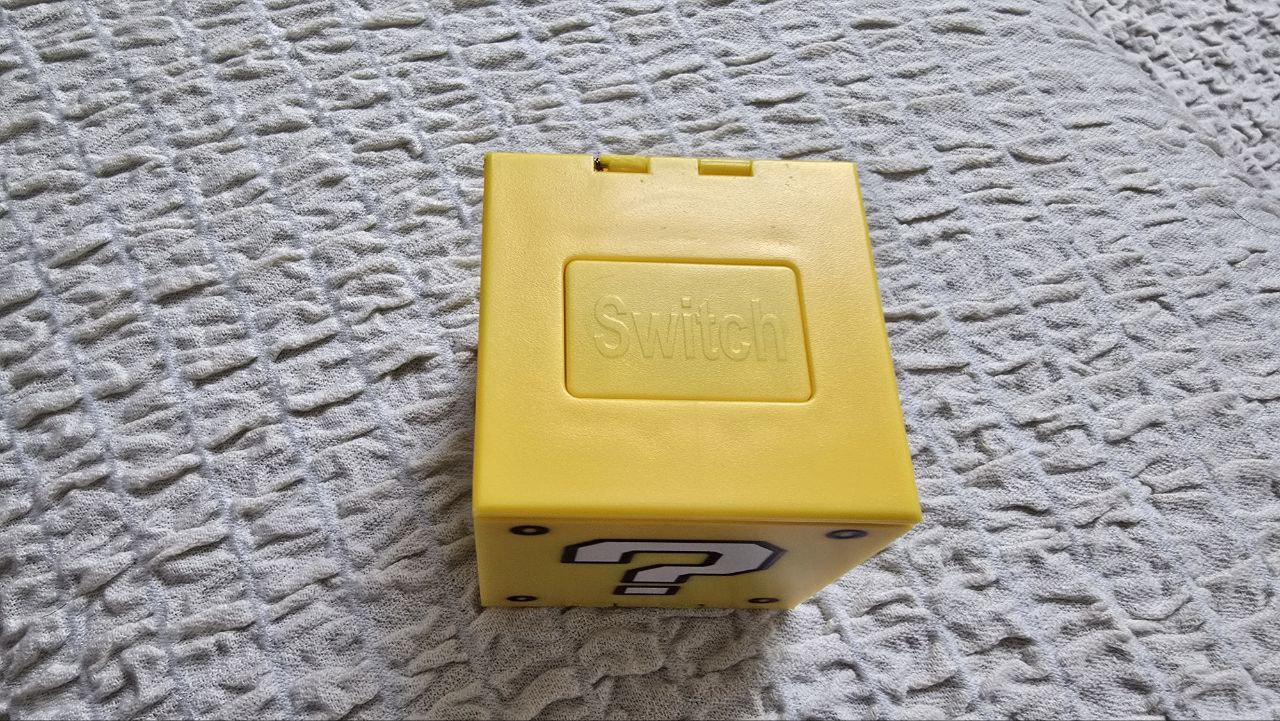 닌텐도 스위치 게임칩 케이스 상단 Switch 로고